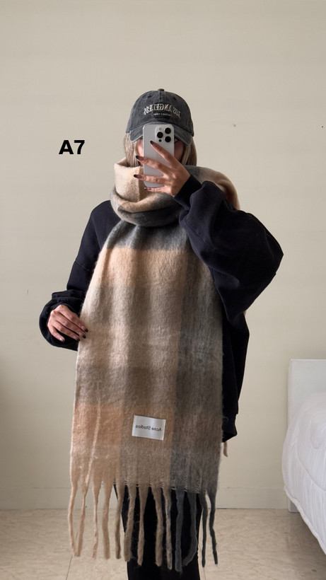 بیگ اسکارف برند Acne studios